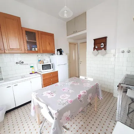 Apartamento Aliki Lucca